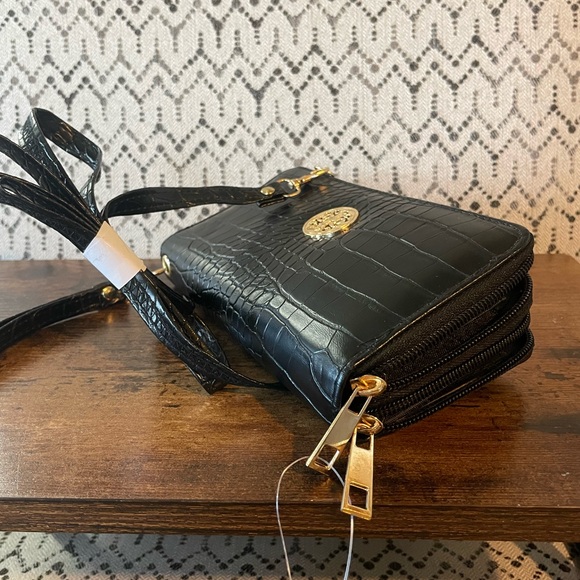 New Black Crossbody Wristlet Purse - Picture 2 of 10